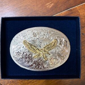 Montana Silversmiths belt buckle